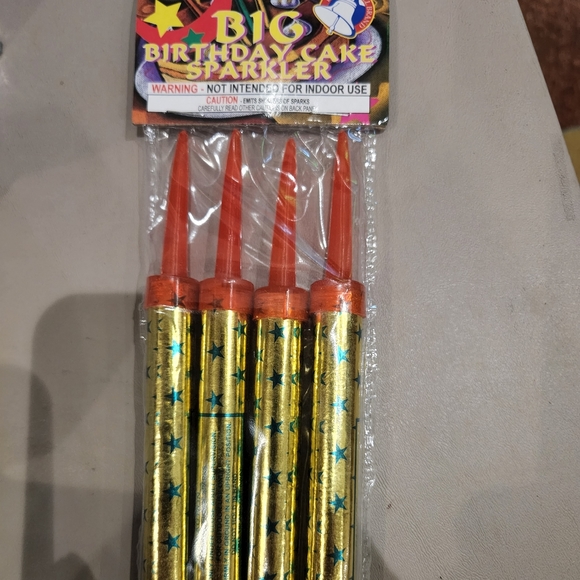 24 Birthday Candles Sparklers - Picture 8 of 13